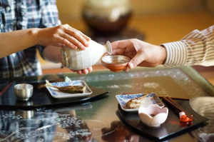 Khám Phá Văn Hóa Sake Nhật Bản: Bí Mật Đằng Sau Mỗi Chén Rượu